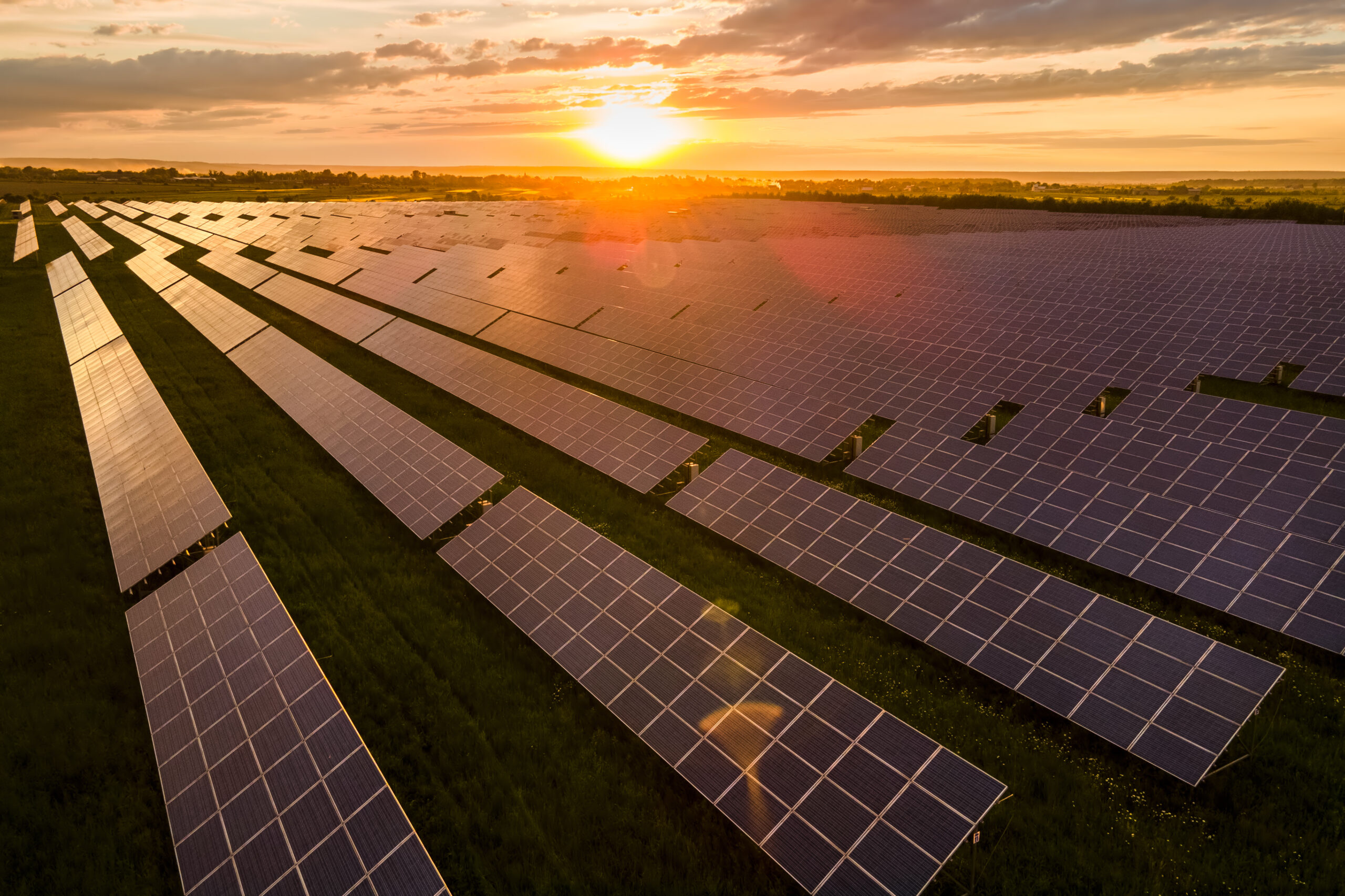 Em 2023 foram adicionados mais de 11,92 GW em usinas fotovoltaicas, e esse número tende a crescer nos próximos anos