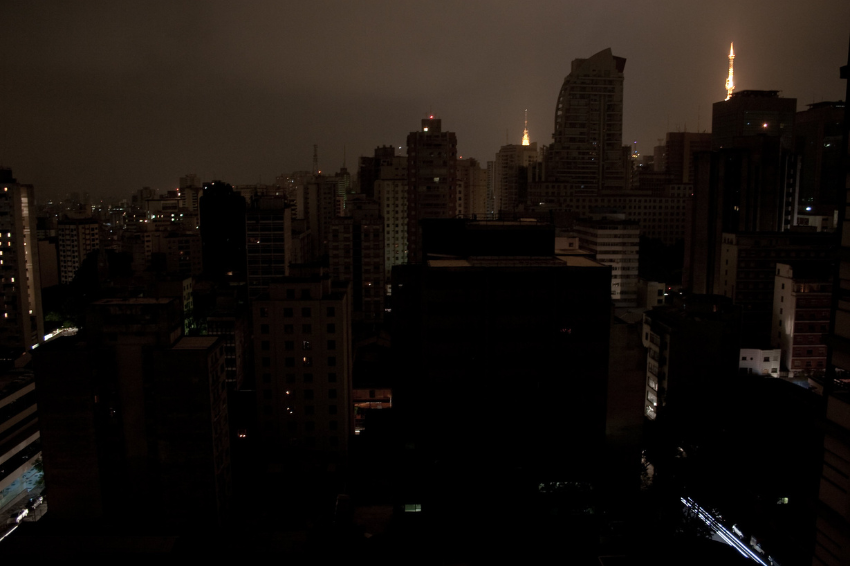 Queda de energia no Centro de São Paulo faz prefeitura acionar ANEEL