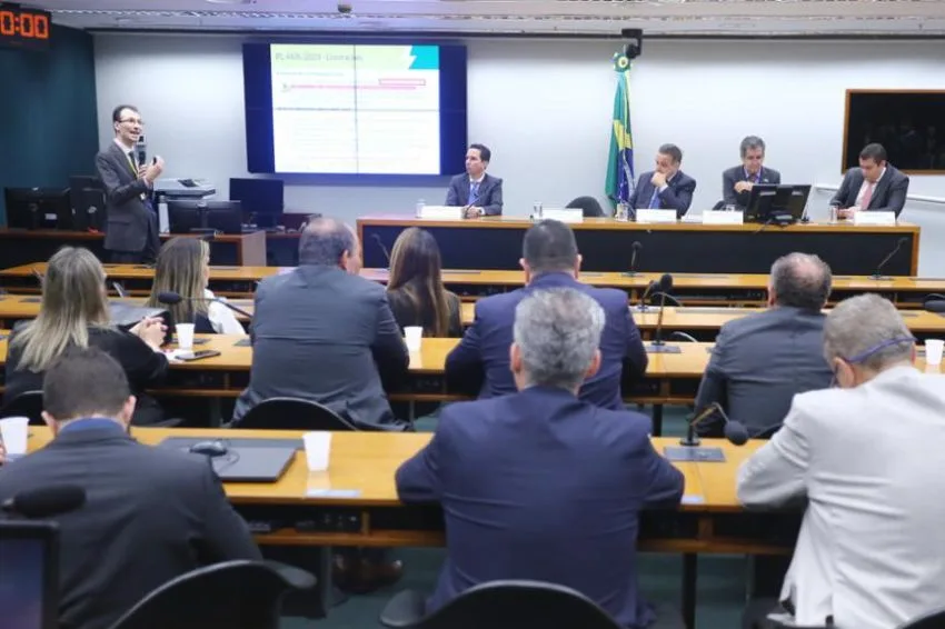 Associações se posicionam contra limitação da GD e do Mercado Livre em Brasília