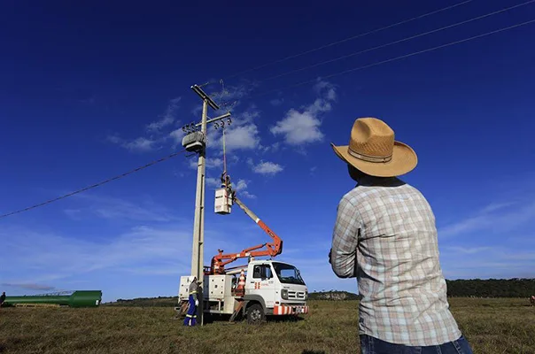 Vereadores de Cascavel cobram a Copel por cortes de energia na zona rural