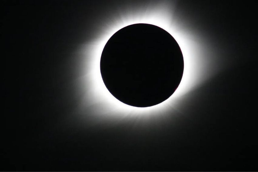 Eclipse solar afetará geração de energia solar na América do Norte