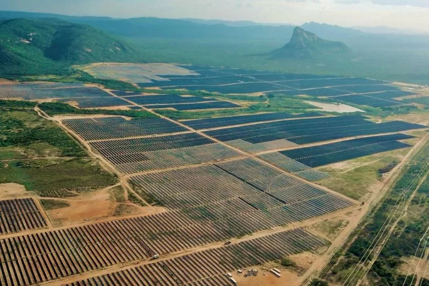 Complexo com 3,5 milhões de painéis solares entra em operação na Paraíba