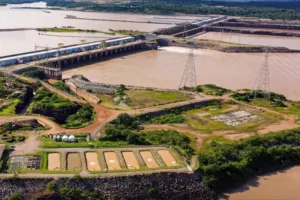 Seca extrema paralisa operações de hidrelétrica na região Norte