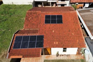 SolarUnit comparação com microinversores e módulos convencionais