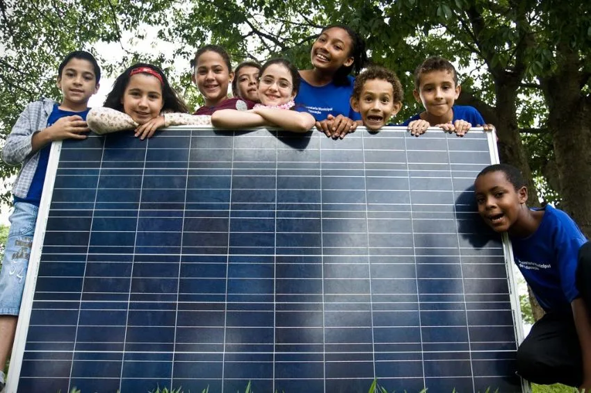 Energia solar em escolas contribui para avanço da educação no país