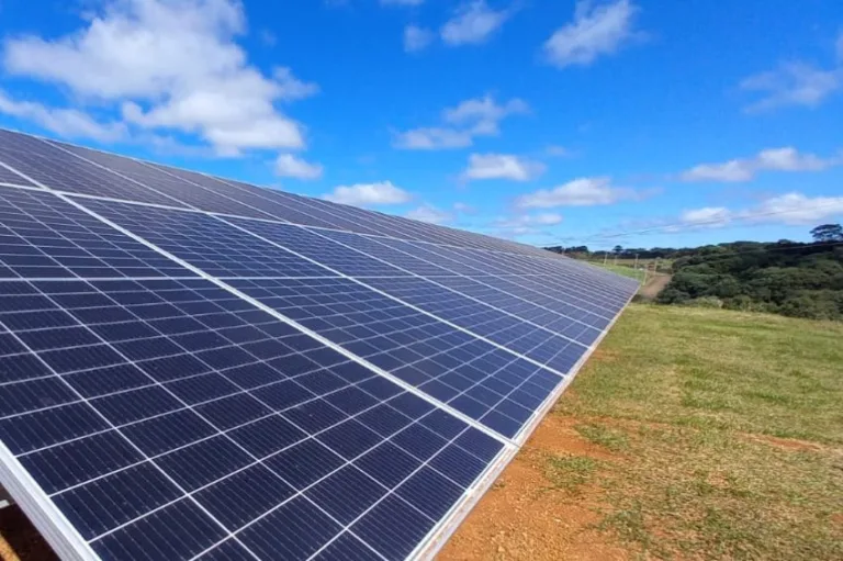 ANEEL prorroga consulta sobre O&M de usinas solares