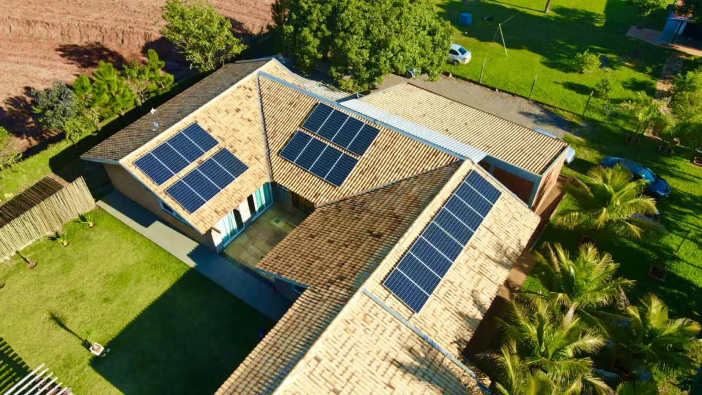 Imóveis com energia solar são mais valorizados. Foto: Kenniel Mezaque/Click Solar/Divulgação