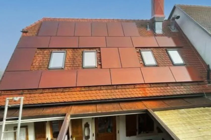 DAH Solar e CorSolar firmam parceria para distribuir módulos coloridos no Brasil