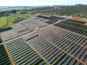Universidade de Goiás inaugura usina solar e projeta economia de 64,5% na conta de luz