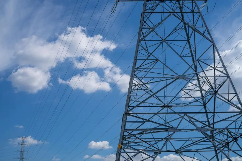 Modernização em xeque tensões e incertezas do setor elétrico em 2025