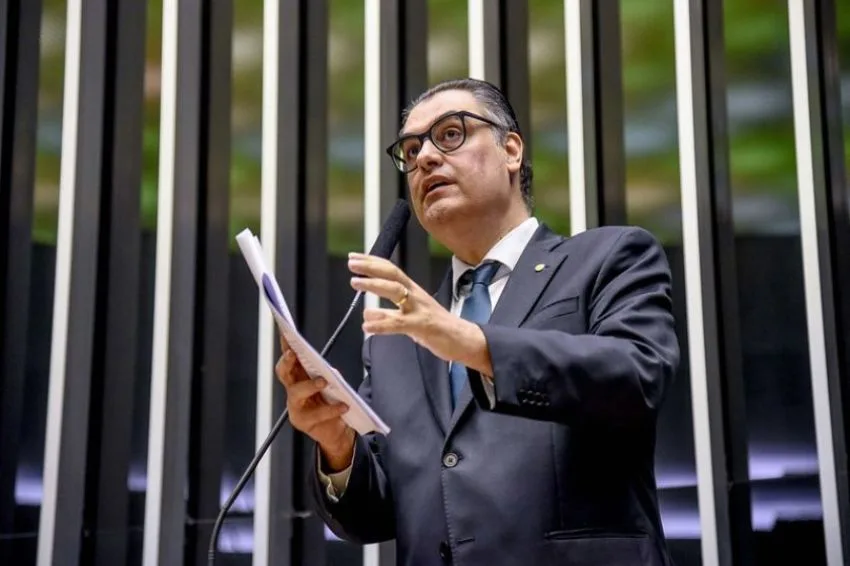 “ANEEL deu ferramenta para distribuidoras negarem pedidos de conexão”, diz Lafayette