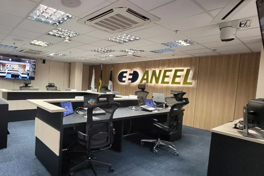 ANEEL faz esforço concentrado antes da saída do diretor Ricardo Tili