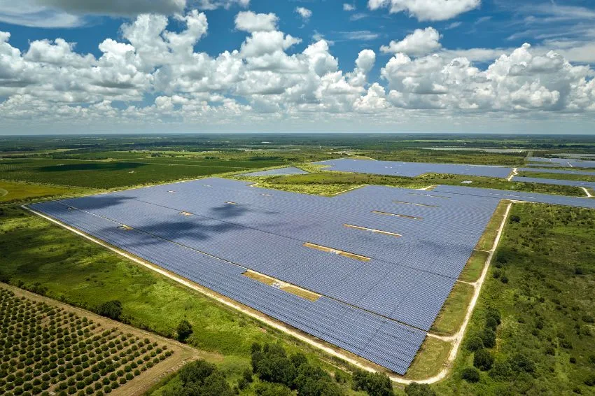 Capacidade instalada pela energia solar levou 70 anos para atingir 1 TW e apenas dois para duplicá-lo