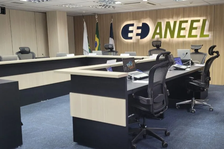 Substituto de diretor da ANEEL pode ter sido definido na China