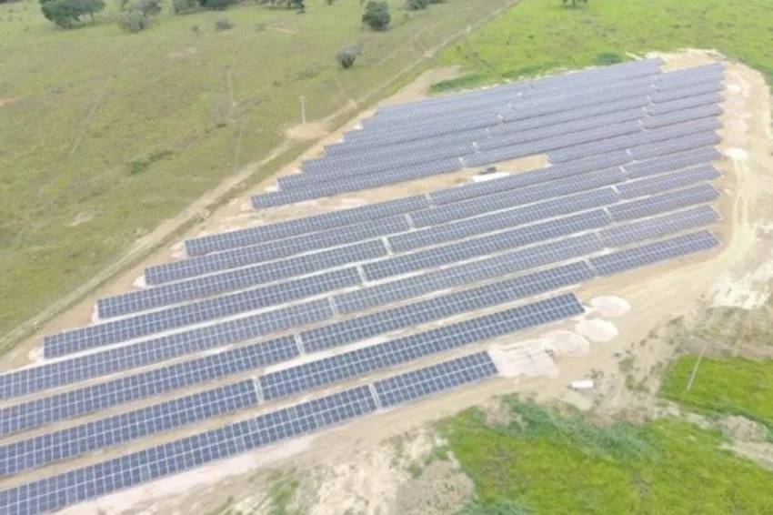 Usina solar adota módulos bifaciais de alto desempenho e supera estimativas de geração