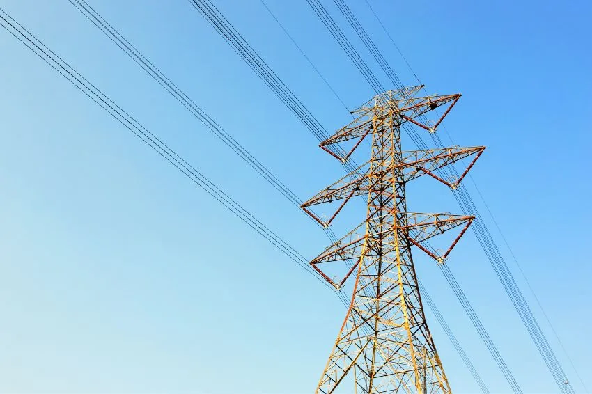 CANAL SOLAR - ANEEL aplica terceira multa a distribuidoras de energia em menos de duas semanas