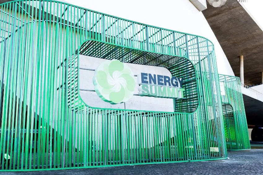 Canal Solar - Inovação, financiamento e regulação marcam os debates do Energy Summit 2025