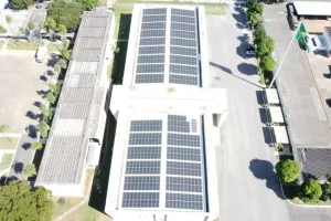 Canal Solar - Escola de inteligência do Exército inaugura usina de energia solar