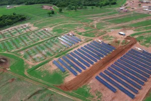 Canal Solar -Soloz Industrial avança no agro com estruturas para usina voltada à irrigação