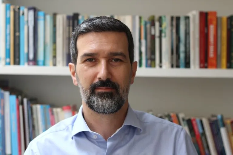 Do brilho das moedas ao sol das renováveis: a trajetória de Fernando Schulman