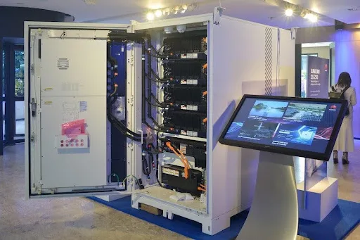 Lançamento LUNA2000 215-2S10 marca a entrada da linha LUNA2000 no segmento de larga escala, para aplicações de Comércio e Indústria (C&I). Foto: Huawei/Divulgação