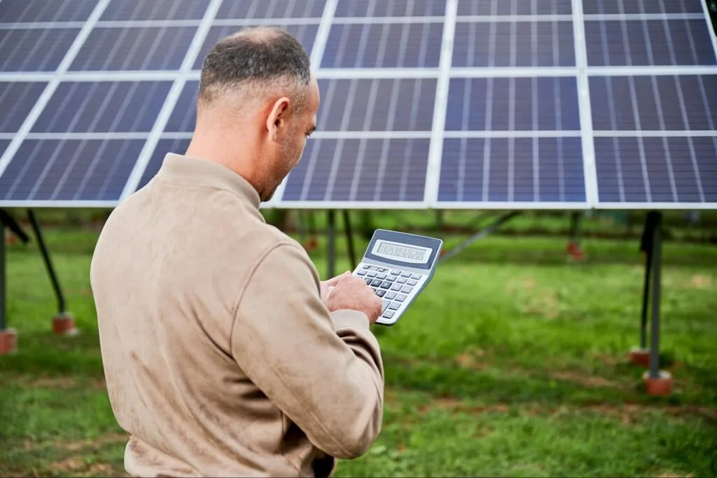 como calcular a quantidade de placas solares