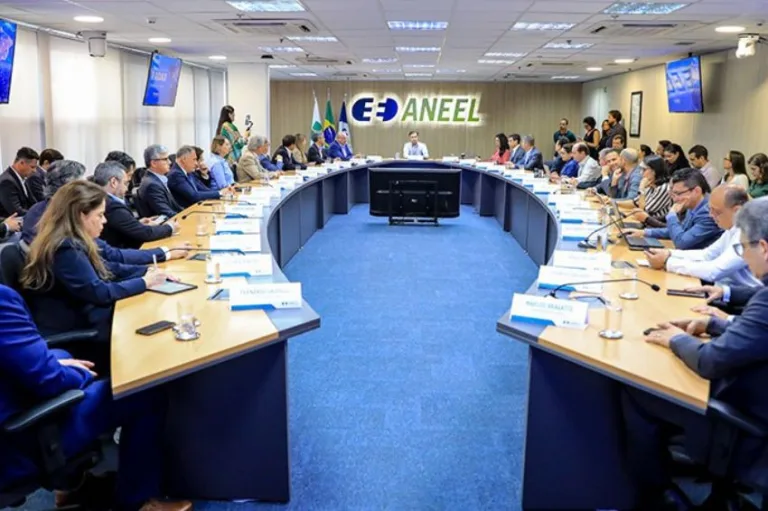 Canal Solar - ANEEL lança sistema que permite ao consumidor acompanhar quedas de energia em tempo real
