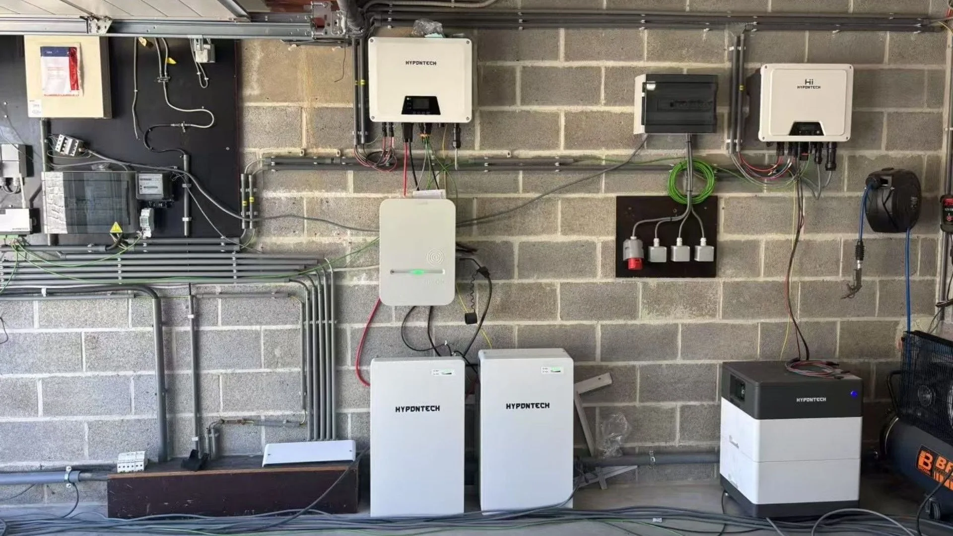 Canal Solar - Hypontech presents new inverter and battery solutions at Intersolar