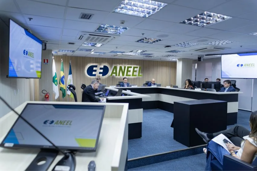 Canal Solar - ANEEL valida entendimento do ONS distribuidoras têm dever de cortar geração quando necessário