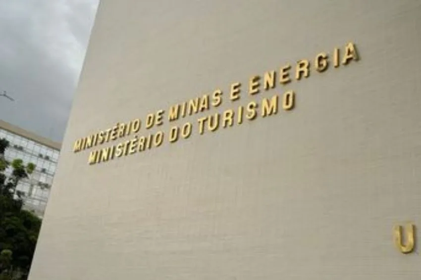 Canal Solar - Governo eleva regras de eficiência energética para edificações