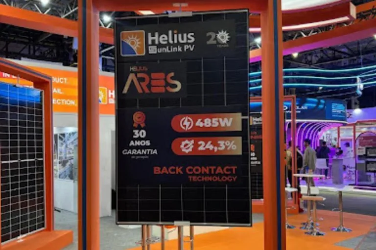 Canal Solar - Helius Sunlink PV traz ao Brasil módulos mais leves e compactos