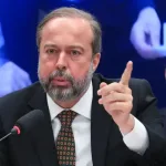 Brasil fará 1º leilão de baterias em dezembro, diz MME