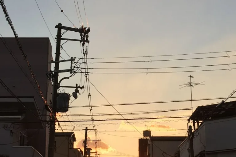 Consumo de energia cai pelo terceiro mês seguido