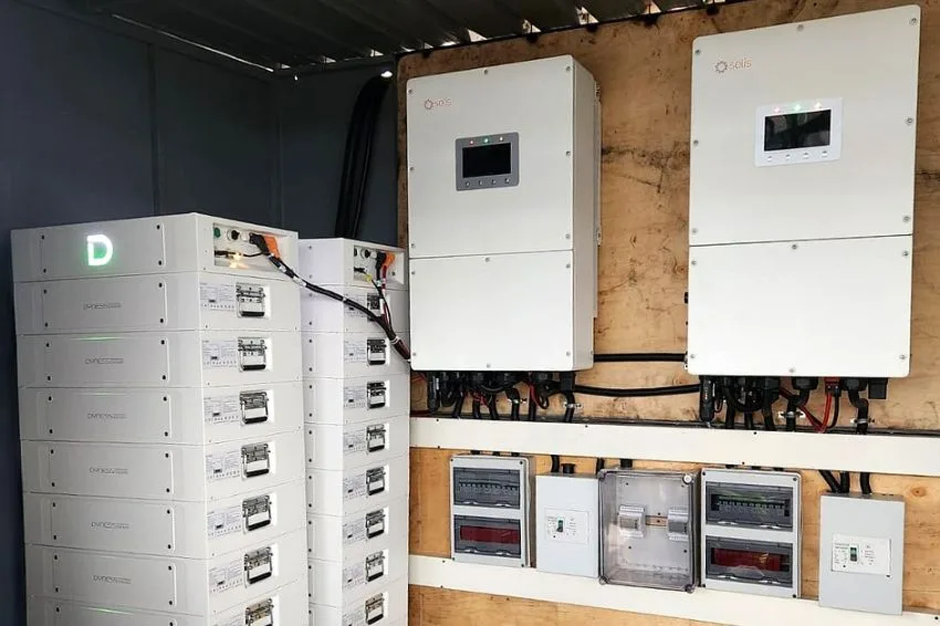 Dyness lança Stack100: bateria de alta tensão com instalação simples e segurança ampliada