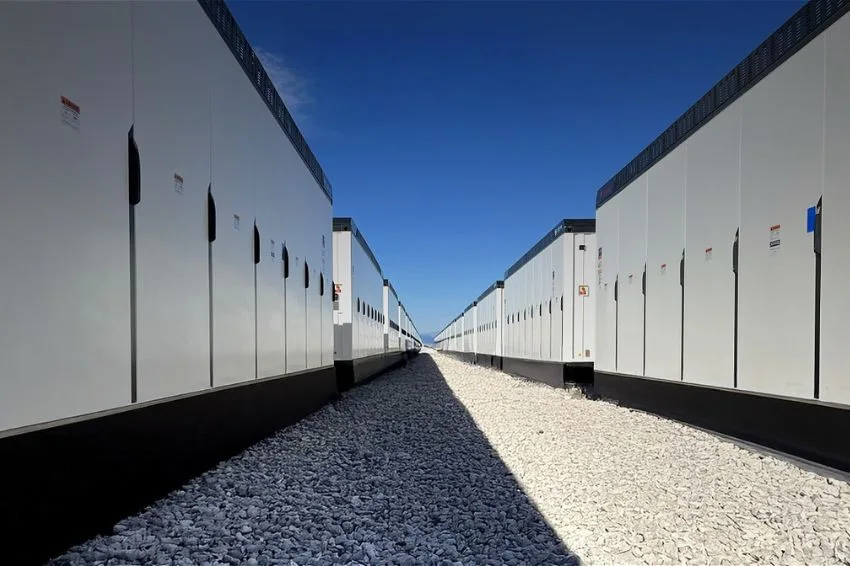 Ourolux oferece BESS 'As A Service' para soluções sustentáveis em energia para o setor C&I