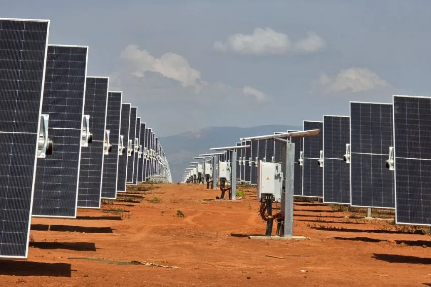 Newave Energia conclui montagem de torres da linha de transmissão em GO