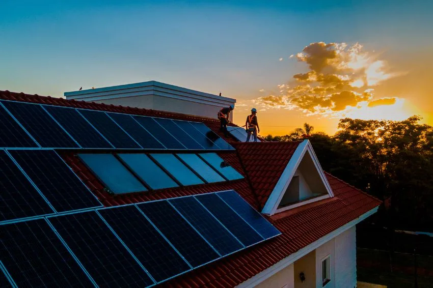 Canal Solar - Solar energy in summer: what's myth and what's truth?