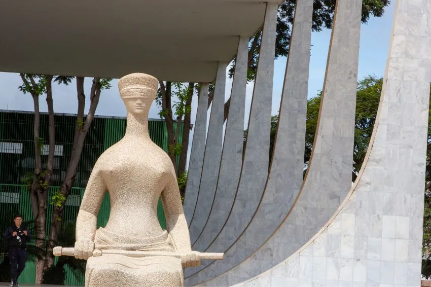 Canal Solar - STF valida acordo que redefine participação da União na Eletrobras