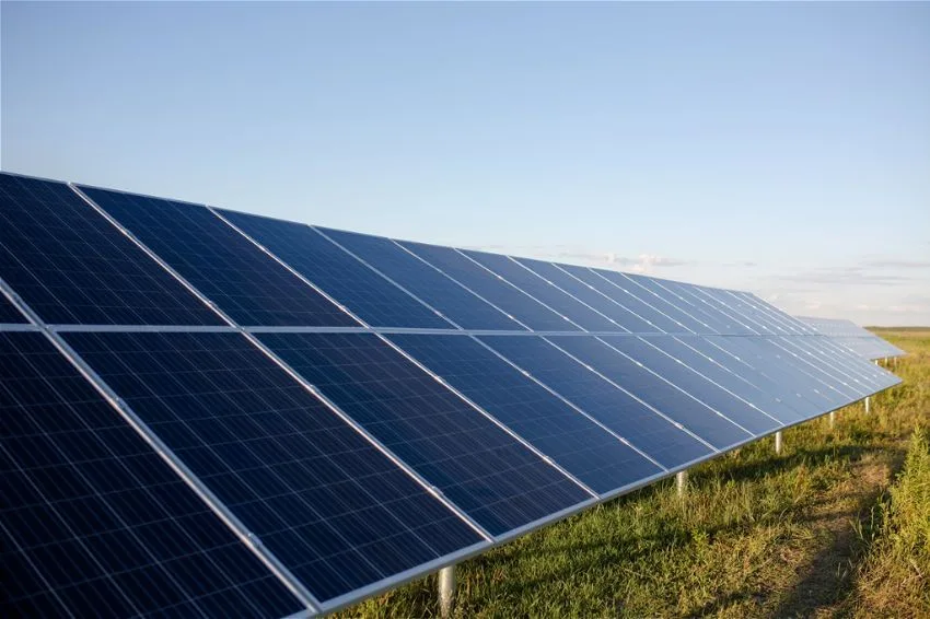 Fé, energia e mercado: os limites legais da energia por assinatura