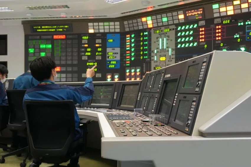 Japão reativa uma das maiores usinas nucleares do mundo após 14 anos