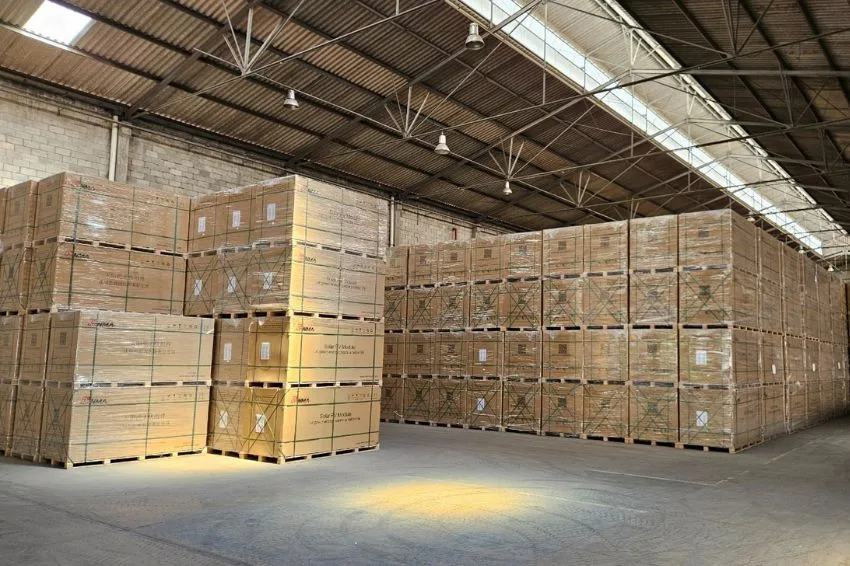 Ronma Solar announces new distribution centers in Maringá and Recife and projects to sell 1,2 GW in Brazil by 2026.