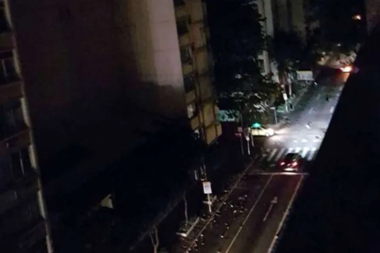 Moradores do RJ fazem panelaço após ficarem mais de 30 horas sem energia