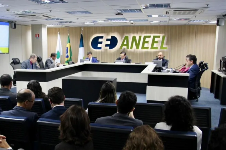 Canal Solar - Cassação da Enel SP ANEEL adia discussões após voto por caducidade e divergência entre diretores