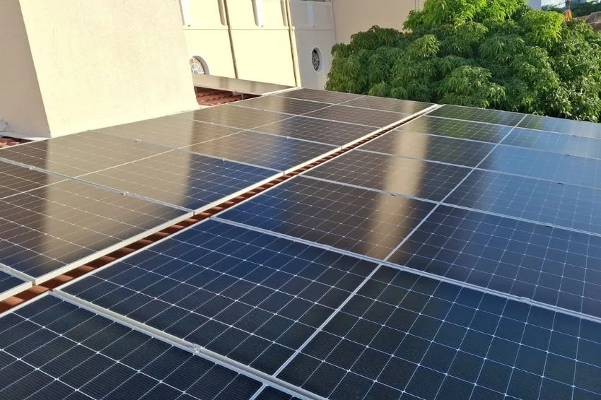 Energia solar com segurança: guia técnico sobre AFCI e rapid shutdown