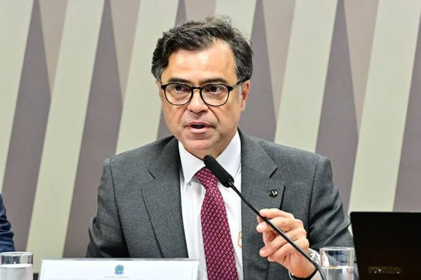 Canal Solar - ANEEL explica no Senado aumento de 24% na conta de luz em Roraima