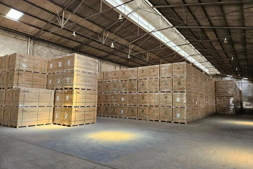 Ronma Solar aposta em estoque nacionalizado diante da alta global de preços