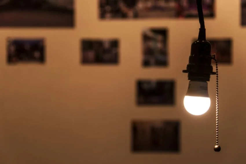 Canal Solar - ANEEL projeta alta de 8% na conta de luz em 2026, mais que o dobro da inflação prevista