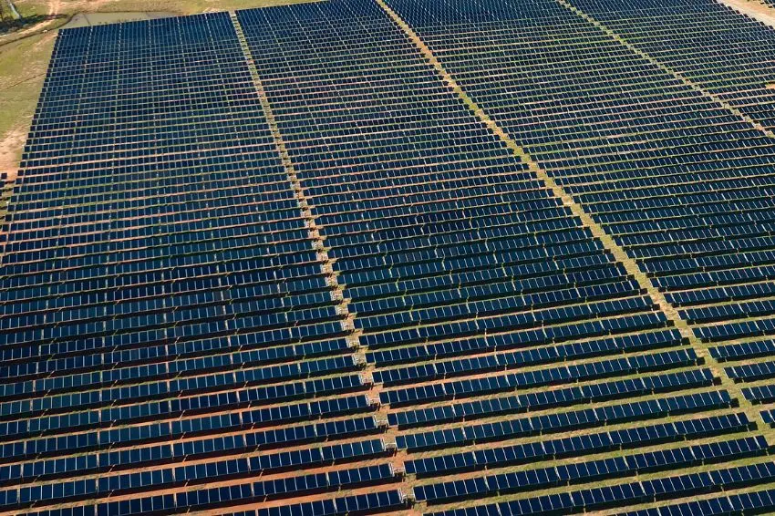 Canal Solar - ANEEL revoga duas usinas solares em Minas Gerais por atraso nas obras