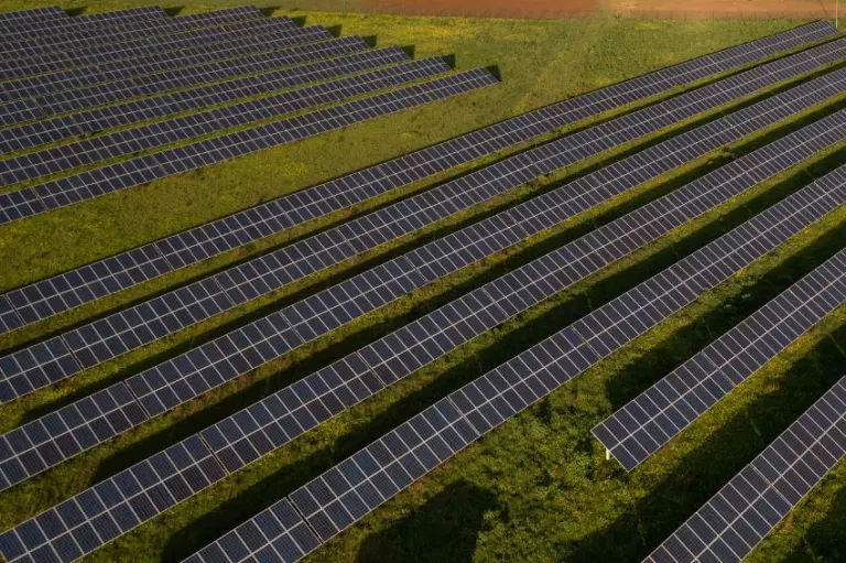 Canal Solar - Análise financeira de sistemas FV+ BESS para redução do uso de diesel em sistemas isolados