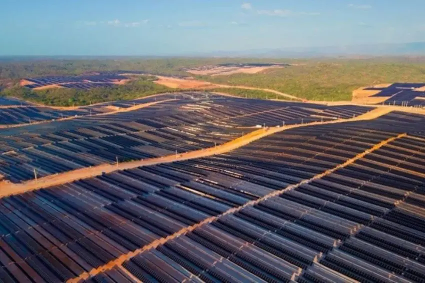 Complexo solar em fase de testes recebe novo aporte milionário no Ceará
